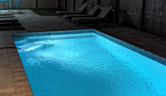 Pvt Pool 3 Blocks to Beach 4BR Home Great for 8 6 str Golf Carts Avail