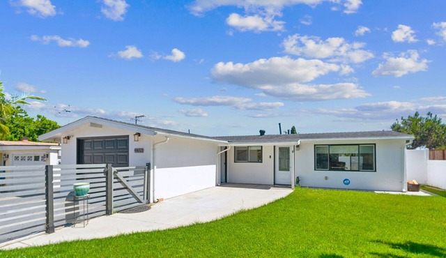 Ranch 3BR/1Bth w Gated Yard, Garage, Bedside Crib