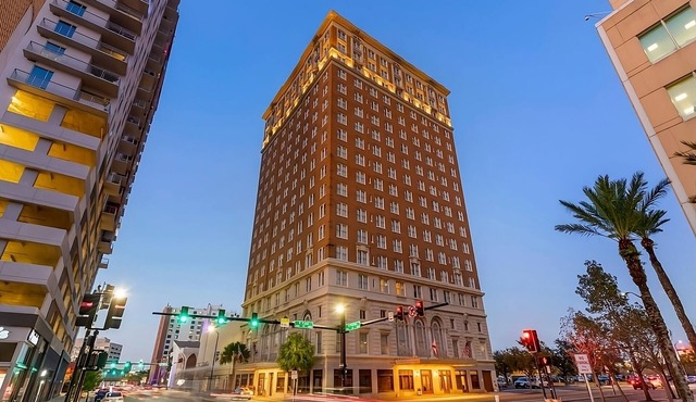Relax and Unwind! Experience Downtown Tampa Luxury