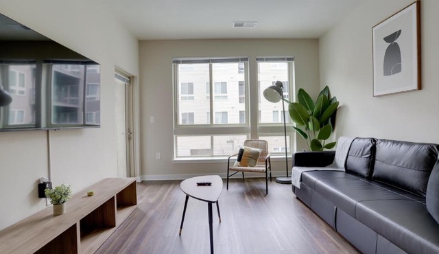 Relax in Style Minutes from DC and Alexandria