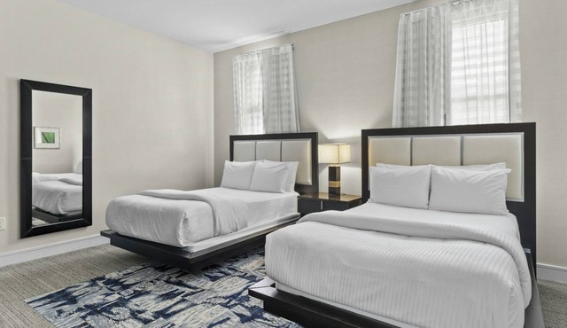 Relaxing Accommodation Close to Everything! Swimming Pool + Spa