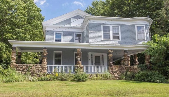 Remodeled spacious 2 BR near downtown with yard and wrap around porch