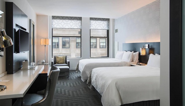 Renaissance Cincinnati Downtown Hotel