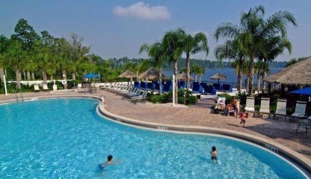 Rest & Relax Bahama Bay Ground Floor 3 bed 2 bath 20 min to parks