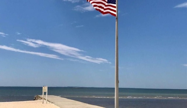 Retreat in beach community, 1 Br/2 Bath, Laundry, Sleeps up to 3, Walk to Beach