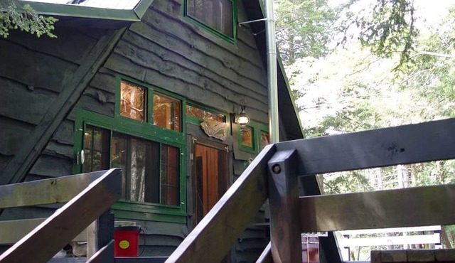 Riverfront Cabin Rental with Lovely Screened Porch near Potsdam, New York