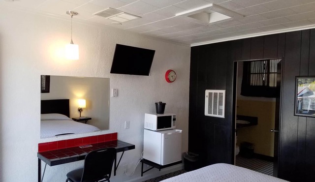 Rocket Motel in Custer