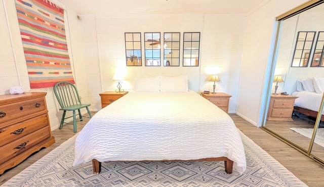 Roomy, Cute + Mountain Views 1 Bedroom Full Kitchen