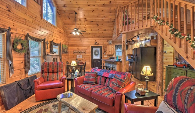 Rural Murphy Cabin - Yard, Hot Tub & Fire Pit