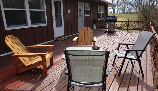 Rustic Cabin Rental near Meramec State Park, Missouri