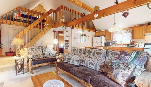 Rustic retreat with 3 pools, tennis & beaches