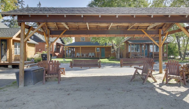 Rustic Wisconsin Cabin on Shawano Lake!