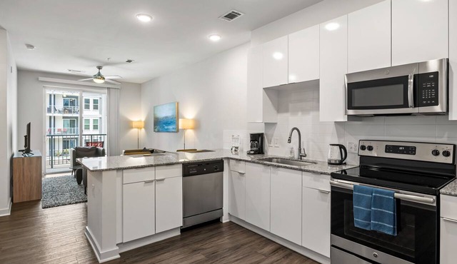 (S1BI) Includes Bi-weekly Cleanings & Linen Change