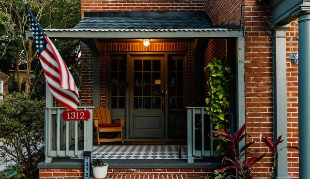 San Marco 2BR King Porch & Pool Table
