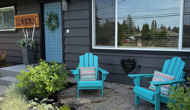 Seattle World Cup and NW parks 3 Bedrooms central AC hot tub & outdoor living