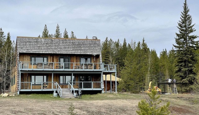 Secluded Off-Grid Cabin with Glacier Park Views and Wall Tents near Polebridge, Montana