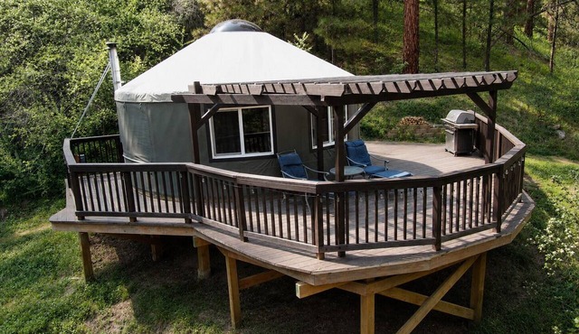 Secluded Off Grid Mountain Yurt with Power and Starlink