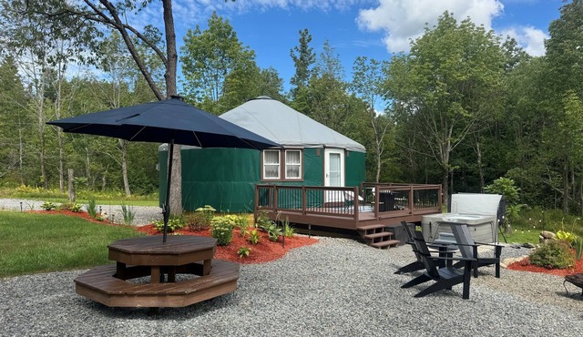 Serene Modern Yurt w/Wi-fi, Hot Tub and Mountain Views