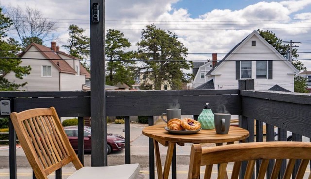 Serene Pine Point Escape — 1 Block to Beach, Marsh Views & Portland