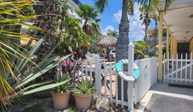 Silver Sands Motel