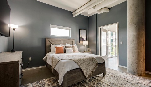 Sleek and Spacious Condo In East!