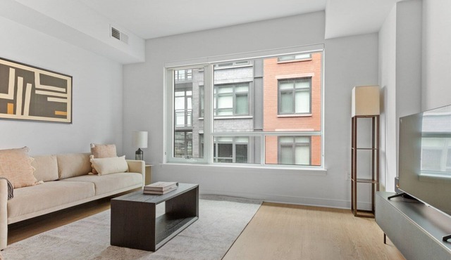 Sleek Mount Vernon Studio w/Pool, W/D & Gym, near Metro, by Blueground