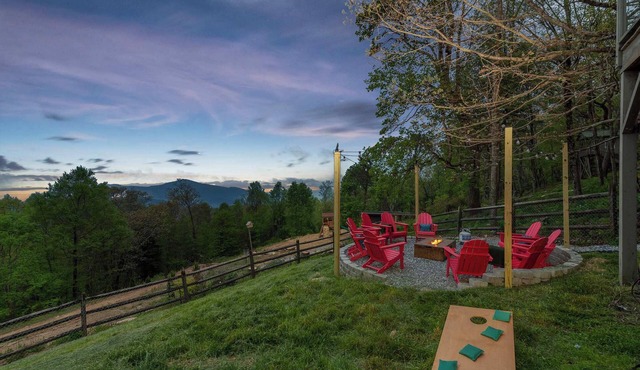 Sleeps 20! Hot Tub~Outdoor Theater~Fire Pit~Games