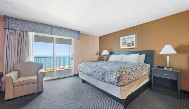 Sleeps 4: King Suite with Sleeper Sofa and Lake View Balcony