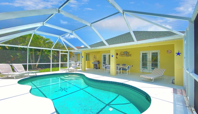 Sleeps 6, FULL refund*, heated pool