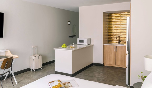Sonder The Quincy | Accessible King Room+ w/ Roll-in Shower