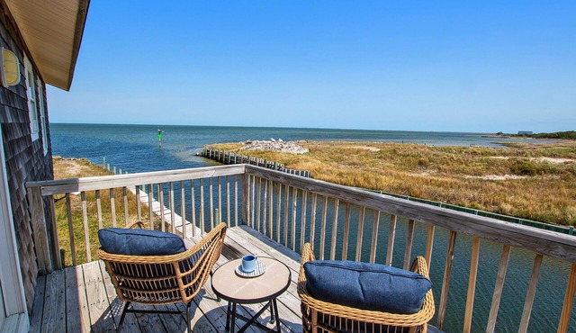 Soundfront, Dogs Welcome, Boat Slip, Water Access, & Panoramic Sound Views