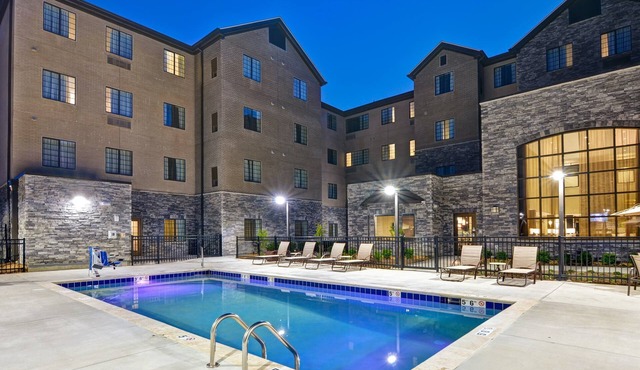 Spacious 2-Bedroom Suite Near Nashville, TN