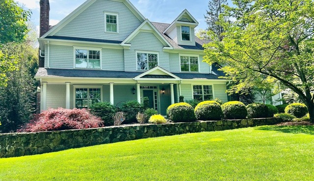 Spacious 5-bedroom house in Westport with fitness room, pool and home theatre.