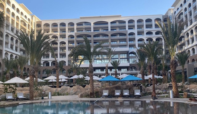 Spacious beachfront resort suites in Los Cabos, Mexico - all inclusive available