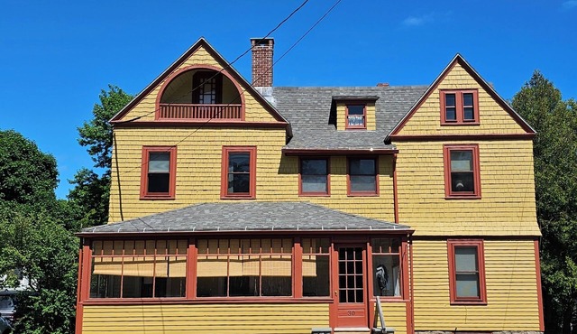 Spacious Home Central Bar Harbor, 2 bath 5 bedroom