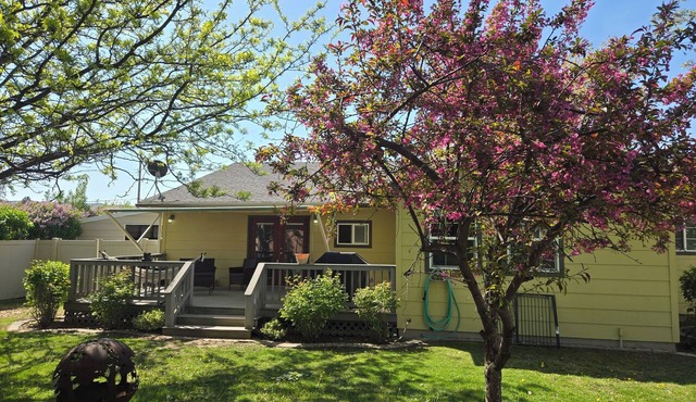 Spacious home in the heart of Emmett