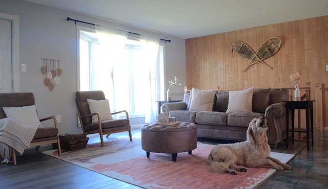 Spacious & Private Waterfront Cottage Near Barrys Bay & Algonquin Park