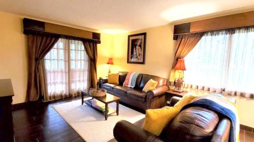 Spacious River Ranch Private COTTAGE with private porch! 401