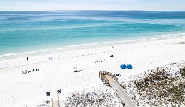 SPC 1034 is a Pet Friendly 1 BR with Free Beach Service for 2! by RedAwning
