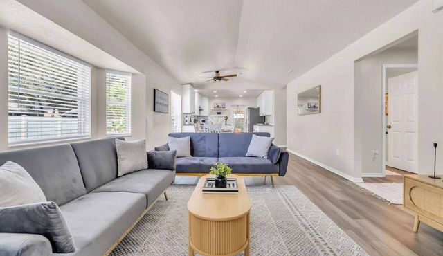 SRQ Comfy Retreat 3 bed 2 bath