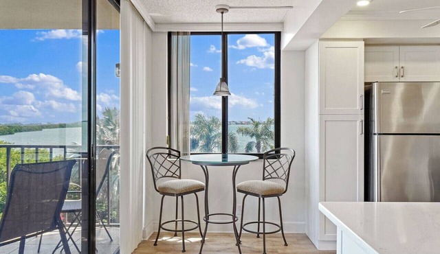 St. Pete Isla Del Sol Bahia J-408: 2BD/2BA