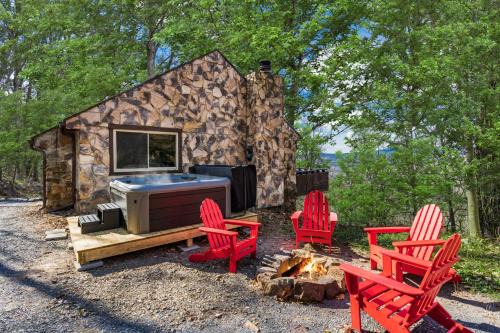 Stone chalet w views & hot tub