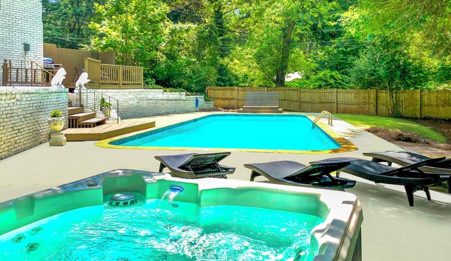 Stone Mountain Escape Pool HotTub GameRoom BBQ