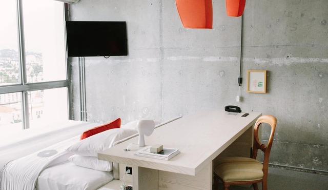 Studio at The LINE Hotel Los Angeles, Pets Are Allowed, Swimming Pool Onsite!