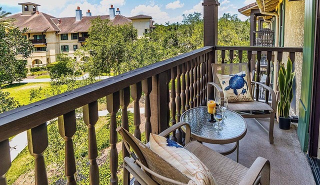Studio w/water view -balcony - pool & hot tub - near beach!