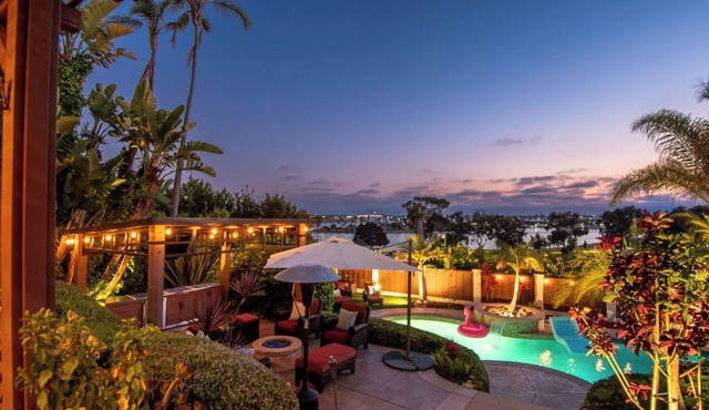 Stunning Coastal Breeze Retreat - Pool, Spa, Firepit, Ocean Views, Games