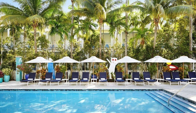 Stylish Beach Stay in Key West | Onsite Outdoor Pool | Pet Friendly | Parking