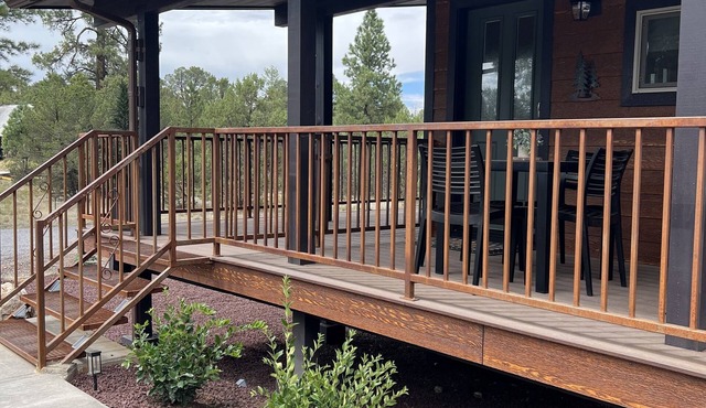 Stylish & Pristine Cabin with Game Room. Near Lake & Rim Activities!