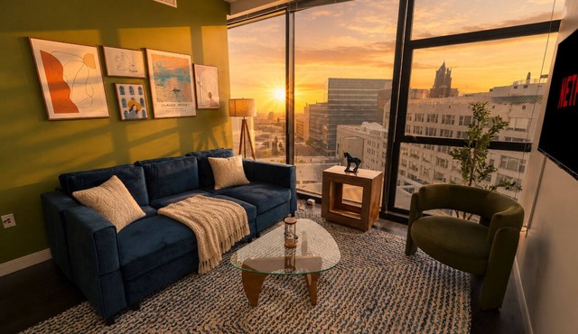Stylish Westown 2BR Retreat 10 min to Fiserv Forum