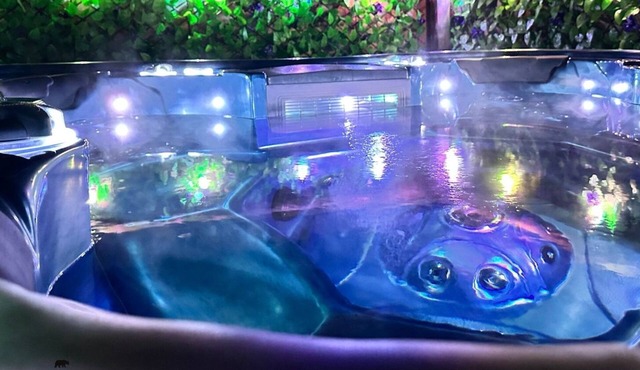 Summer Fun in the Lake! Hot Tub, Golf Cart, Fire Pit, Family Memories!